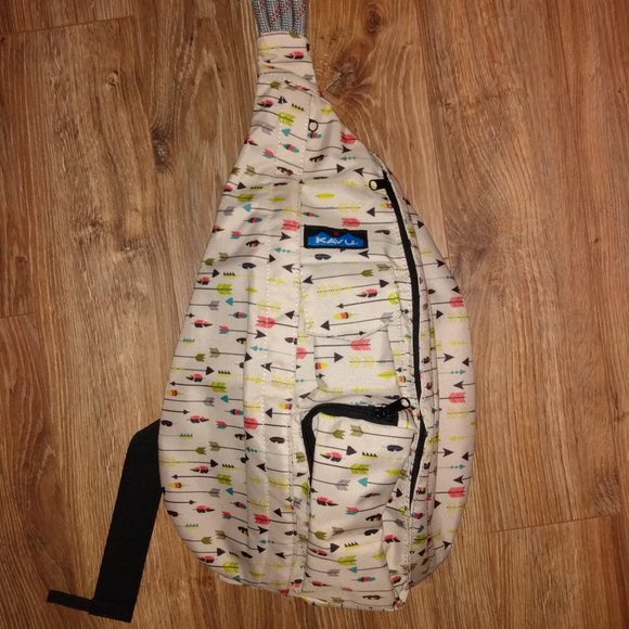 Kavu Crossbody Bag with Colorful Arrow Pattern - Picture 1 of 7